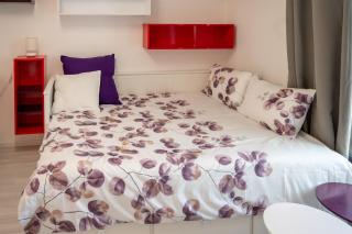 Colorful studio with balcony - Free Parking - 9