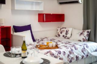 Colorful studio with balcony - Free Parking - 0