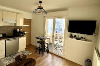 New appart avec balcon à Evry - Proche Paris - RER 5 min - Wifi - Evry-Courcouronnes - 6