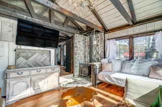 Pet-Friendly Guffey Vacation Rental with Deck! - 4