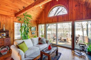 Pet-Friendly Cabin Overlooking Sleepy Hollow Lake - Athens - 7