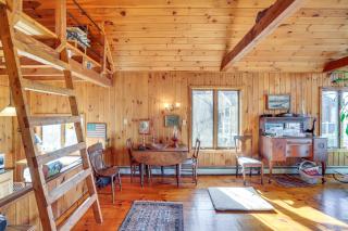Pet-Friendly Cabin Overlooking Sleepy Hollow Lake - Athens - 2