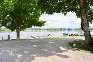 "The Tahoe" Modern Lake House Retreat Close to Beach & Lake - Edinboro - 9
