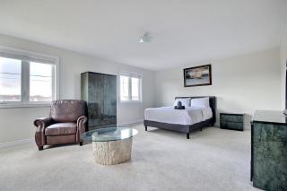 Luxury Home Mins from Waterfall next to Transit - Niagara Falls - 5