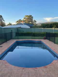 Spacious resort style property with pool in Mudgee - Rest Easy Mudgee Villa - Mudgee - 5