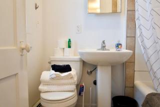 Cozy Studio Perfect for Business Travelers Downtown - 2