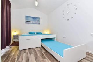 Apartments with parking spaces Vir - 22542 - 9