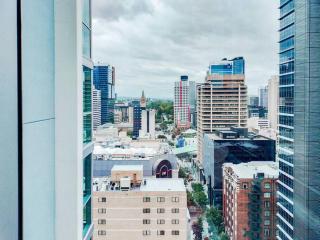 Amazing 1B1B Apt w/Pool, Gym, Sauna - 5