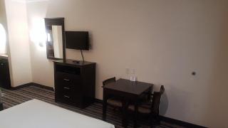 Red Roof Inn & Suites Houston – Humble/IAH Airport - 2