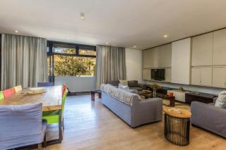 Luxury 2 Bedroom with roof deck and pool Dewaterkant - 9