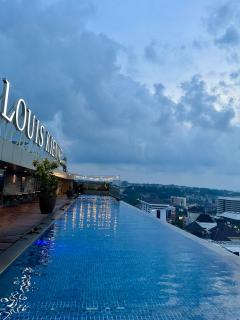 KUMU Warhol Residence Simpang Lima Semarang - Semarang - 5