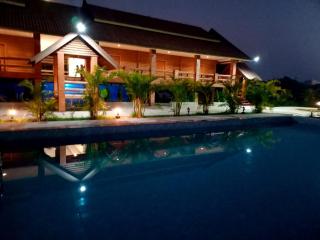 Vang Vieng Romantic Resort - Vang Vieng - 0