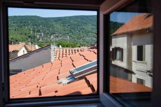Lovely vacation house in old city Cres with parking - 2