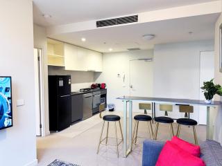 Collins Serviced Apartments - 9