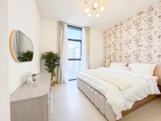 First Class Stay in Downtown Dubai Near Burj Park by SBH - 1