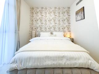 Stay in First Class at Downtown by 2nd Best Home, Dubai - 2BR - Burj Khalifa View - Dubai - 2