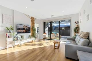 Spacious Urban Oasis in Throsby Canberra - Harrison - 5
