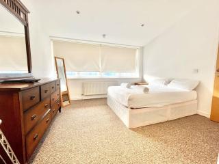 Duplex on the Docks - Free WiFi/Parking - 6