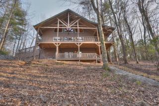 Luxury Cabin Sleeps 8 with creekside fire pit near Helen GA - 5