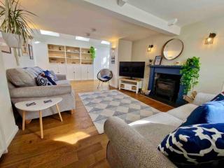 Cullen Seaside Cottage - 5