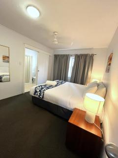 Browns Broadbeach - Gold Coast - 4