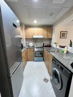Cozy Corner Apartment - Dubai - 6