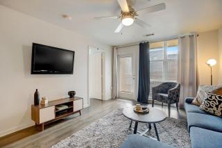 Vibrant Escape Near DKR Stadium - Austin - 7