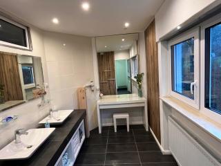 SUNRISE mit großer Terrasse und Weitblick - 4