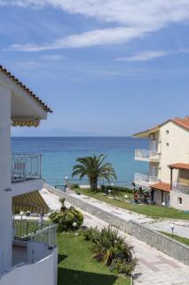 Euphoria beachfront holiday home - Kalandra - 0