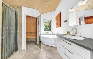 Gorgeous Home In Tarm With Sauna - Tarm - 3