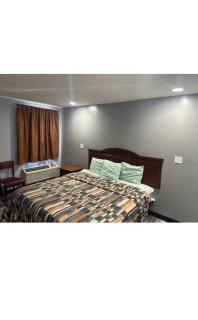 Sky Inn Hotel - Birmingham - 3