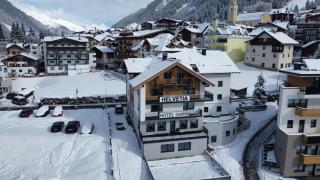 Hotel Garni Helvetia - Ischgl - 0