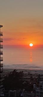 Apartamento no 20 piso com 90m2 e linda vista - Torres - 9