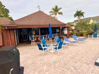 Stunning 2-Bd Condo Naples, 55+, pool, Chickee, golf - 6