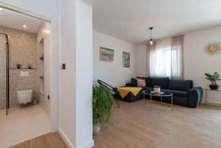 Apartmani Dobrila Groundfloor II - Kastel Novi - 3