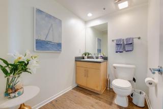 Sunny Condo w/ 2 Story Panoramic Ocean Views - Los Angeles - 7