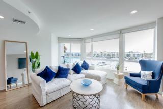 Sunny Condo w/ 2 Story Panoramic Ocean Views - Los Angeles - 6
