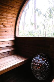 The Rosewood Cottage - Sauna, Soak, and Luxury - 5