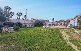 Stunning Home In Caux - 2