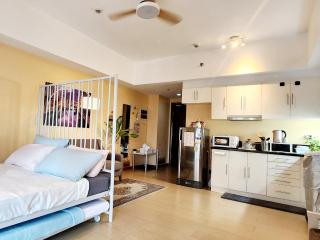Spacious Cozy Suite at The Venice Mall with FREE Parking and Washing Machine - Manila - 5