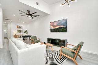 2 Homes•Sleeps 18•Gated•10 Mins To Dwntwn•SmartTvs - Houston - 5