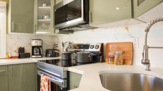 The Mod Pad! 15 min from Airport, Free Parking! - Valley Stream - 5