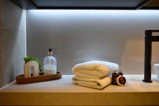 Luxury 2 Bed Apartment Vauxhall, Balcony, Sleeps 6, Central London - Open for Business stays, Long Stays, Families Relocating - 1