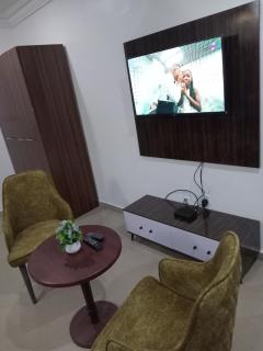OD-V!CK'S POSH APARTMENTS, WUYE DISTRICT, WiFi, 24hr power, Smart tv, Security, Dstv - Abuja - 6
