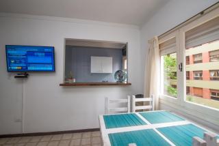 Monoambiente a la calle en lo Mejor de La Perla con seña - 1