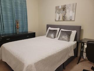 Jack & Jill Private Suite @RoseGlen Place - 6