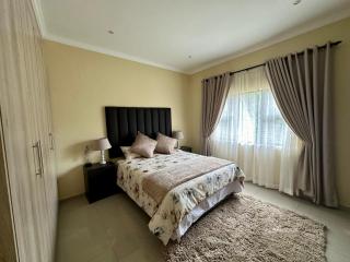 Six64 on KINGSWAY A5 - Amanzimtoti - 6