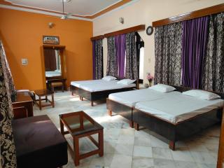 Shantiniketan 2 BHK Homestay in Ayodhya - Ayodhya - 0