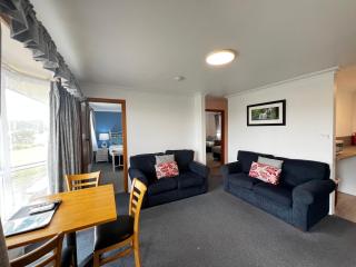 Regatta Point Tavern & Holiday Villas - Strahan - 0