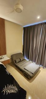 Nagoya Thamrin City Apartment High Floor - Nagoya - 5